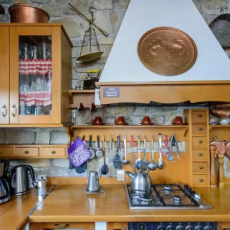 Majestic Chateau - Spectacular Seascapes & Pool فيلة