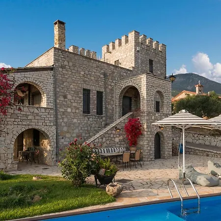 Majestic Chateau - Spectacular Seascapes & Pool *