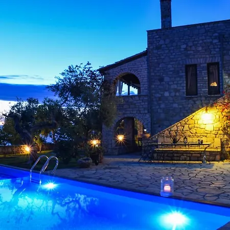 Majestic Chateau - Spectacular Seascapes & Pool * كالاماتا