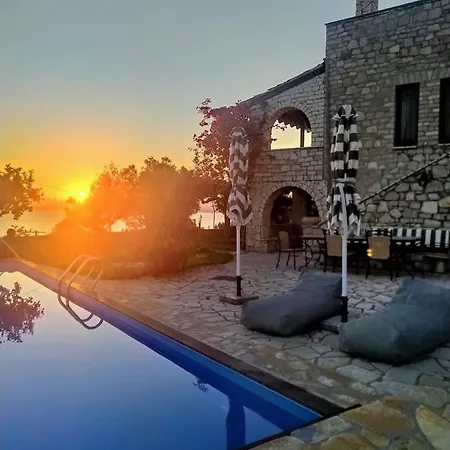 Majestic Chateau - Spectacular Seascapes & Pool Kalamata
