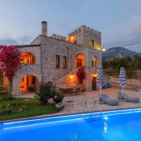 Majestic Chateau - Spectacular Seascapes & Pool Καλαμάτα