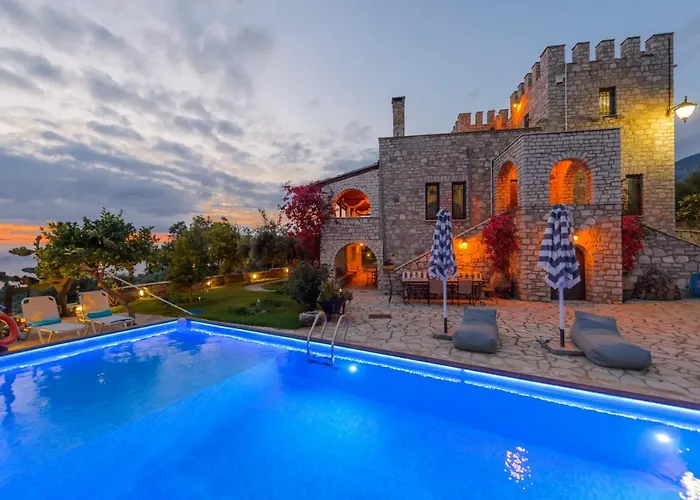 Villa Majestic Chateau - Spectacular Seascapes & Pool